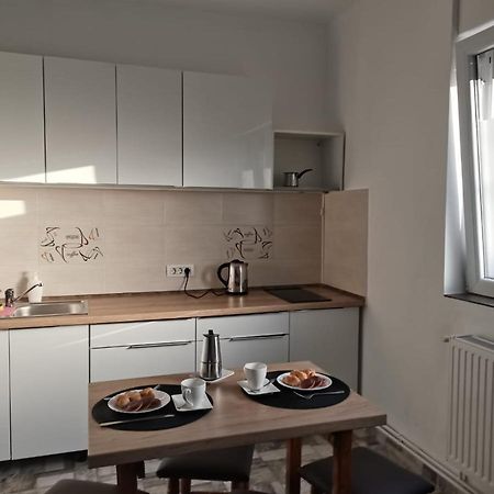 Carla'S Place Ap1 Oradea Exterior photo